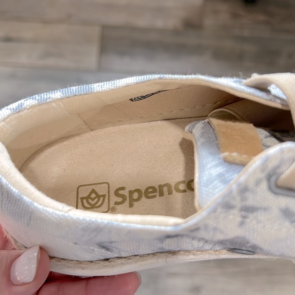 Spenco Women's Malibu Lace Sneaker - Picture 5 of 7